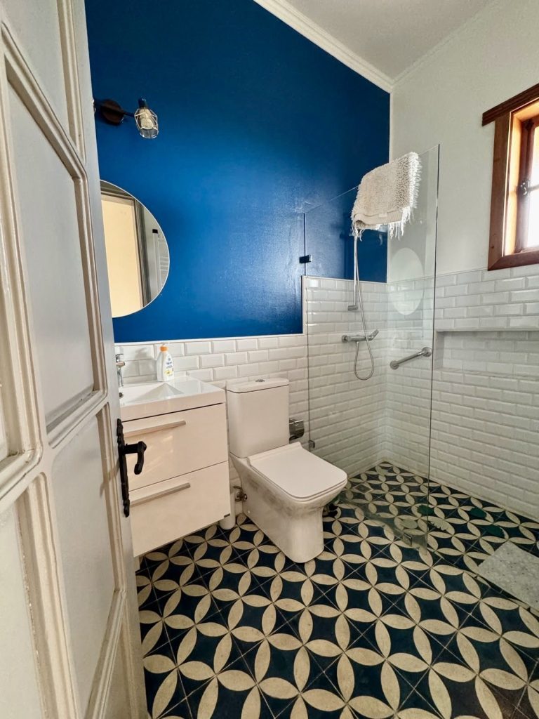 En-suite shower room in the vineyard residence